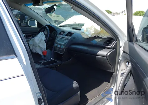 2009 Toyota Camry Se/Le/Xle z USA, uszkodzony, nr VIN 4T1BE46K79U904827